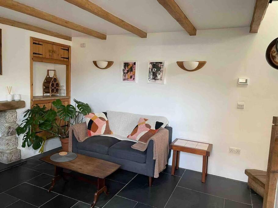 9A Viaduct Cottage - The Cosiest Bolthole In The Sw! ヘイル エクステリア 写真